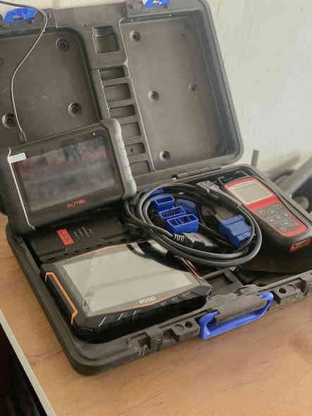 فرصه جاهزة للاستثمار 🚨‼️
محل خدمات الصالحي للبيع⚠️‼️
مع كافة الاجهزة و المحتويات🤩
محل يصلح لبيع مواد احتياطية للسيارات🛞🚘
محل يصلح لتبديل زيوت لوجود "رمبة" امام المحل
محل يصلح لفحص السيارات بالكومبيوتر💻 
ويصلح ان يكون ٣ في ١ 
عنوان المحل:كركوك الصناعه قرب مستشفى🏥 الجمهوري وقرب مشتل حمزاوي 🪴نهاية سايدين كورنيش

السعر ٨ مليون و ٧٥٠  الف وبي مجال 

رقم الهاتف:
***********
يتوفر واتساب ايضاً
