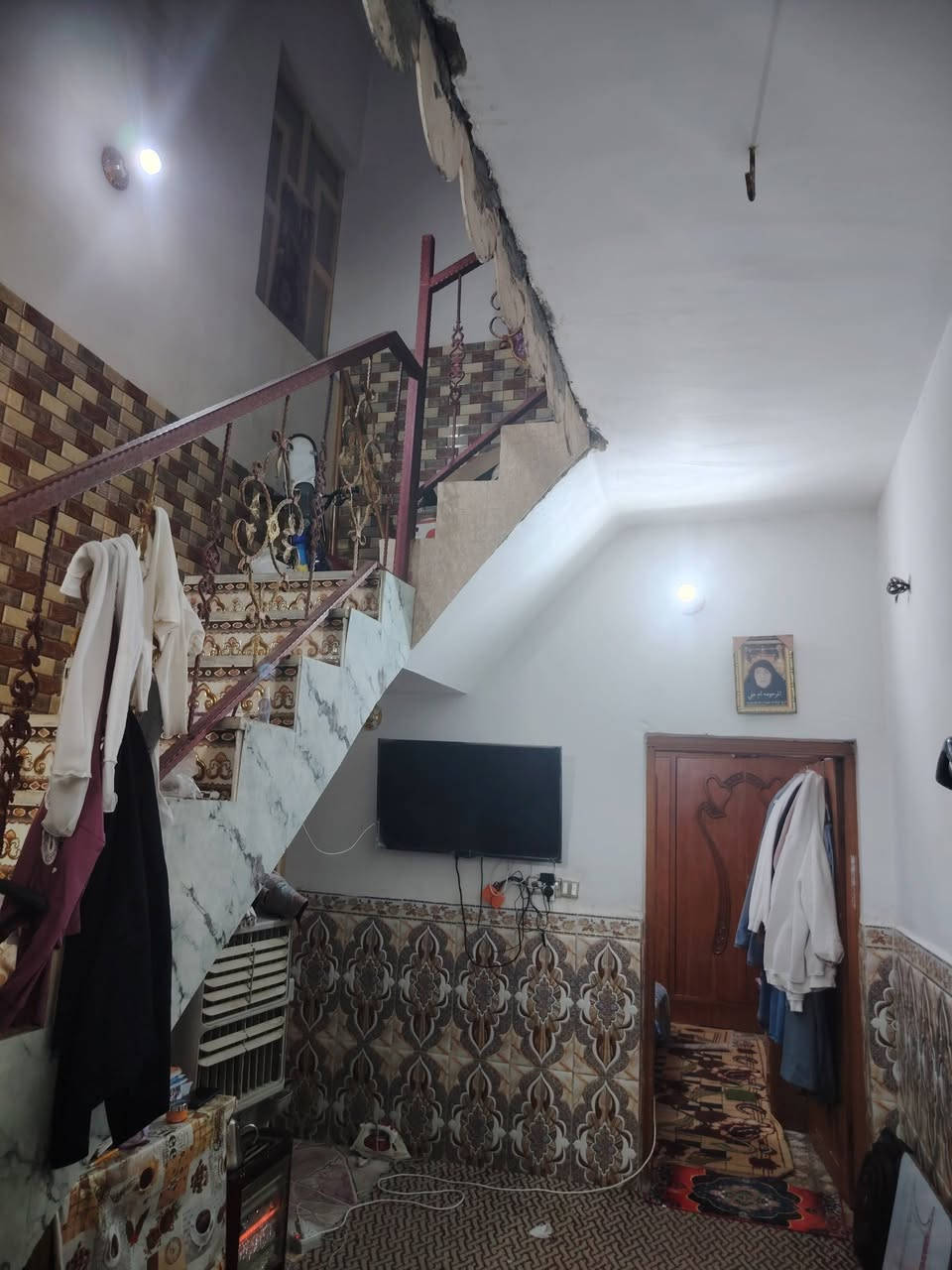 بيت ١٠٠م حي النداء منطقة ٥٧ على ساحه خلف مجمع الظويهري التواصل على الرقم *********** او خاص
