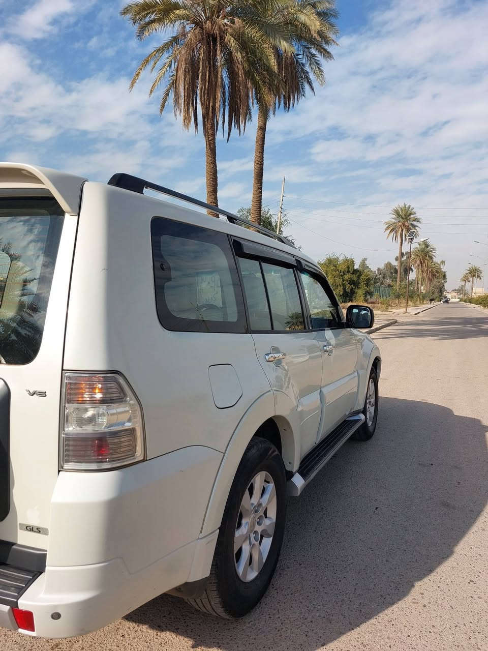 سلام عليكم                                              ياالله اللهم صلى على محمدوال محمد
سياره غنيه عن التعريف 
سياره باجيرو حبتور فول واحدعله واحد
سياره بيه جاملغ ايمن تبديل اصلي و بيه بارد ع كد شبر جاملغ خلفي سياره حلوه و نضيفه السعر  145 وبيه مجال 
موديل 2010
محرك3500
سياره بأسمي 
مكان سياره بغداد 
لتواصل عله رقم ***********
وات ساب موجود
