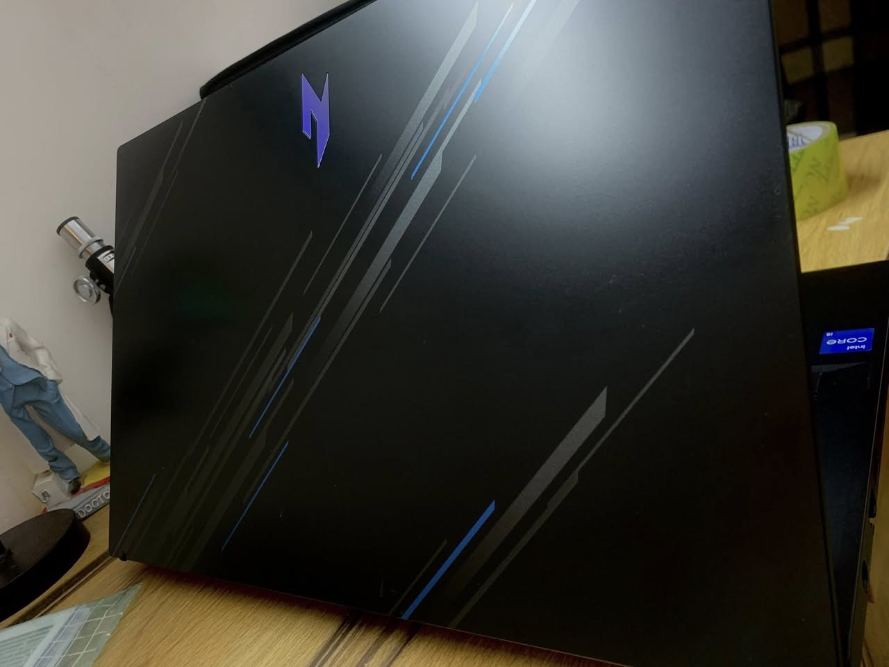 السلام عليكم 
لابتوب الكيمنك من Acer nitro V15 الحديث 
لابتوب نضافه جدا عاليه بدون خلل او اي ملاحضه مضمون 
ياتي بمواصفات
شاشه حجم 15.6 انش بمعدل تحديث 144Hz  داينمك بشاشه خامه LED الوان نقيه
معالج من انتل
Core i5-13TH GEN H / 5.20GHZ BOOSTED
من الجيل الثالث عشر خارق فئه H للاداء الثقيل
كرت الشاشه المنفصل احترافي من 
NVIDIA RTX 4050-6GB FULL WATT DLSS4.5 + frame generation 

رامات سعه 16GB نوع DDR5 قابل للتطوير
هارد 512NVME قابل للاضافه 

صوت ستيريو محيطي 
بطاريه تستمر  ٣-٤ ساعات عمل وحسب
بي حساب ستيم بي مجموعه كيمنك متنوعه مدفوعه حسب الرغبه

اكيد اللاب فول كيمنك احترافي لكافه الاستدخدامات
السعر ٨٩٠ الف فقط 
بغداد قرب البياع ويوجد 🚚 
تواصل***********
