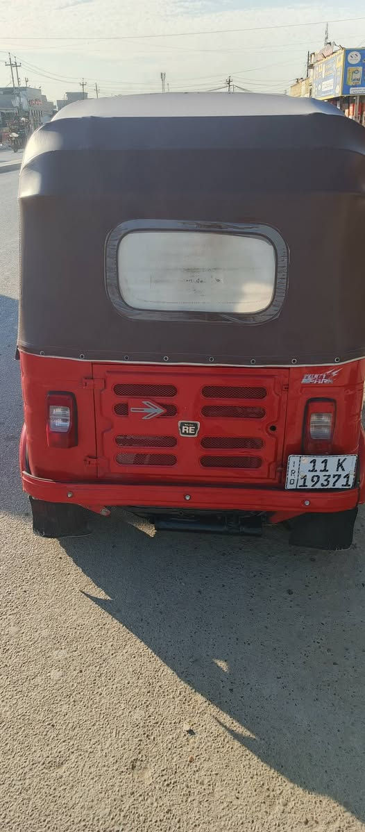 سلام عليكم تكتك 18 شهر 10رقم وسنويه نكليزي تحويل مباشر رقمهه بغداد مصبوغه عام كامله ماناقصهه اي شي سعرهه 4 و600وبيهه مجال تواصل ع الرقم الموجود ***********
