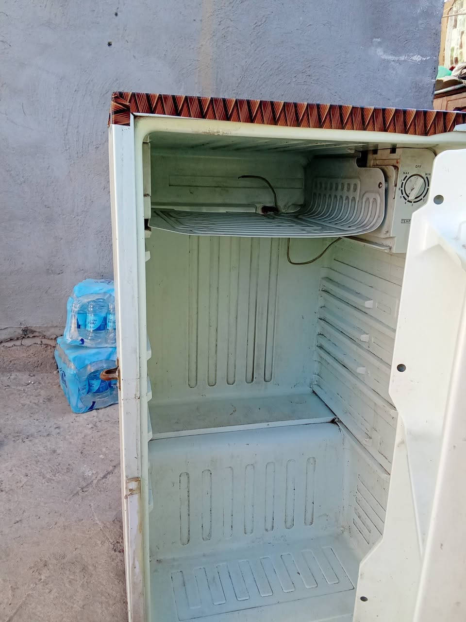 ب40 وبيها مجال مكاني سريع ابو غريب قريب على جسر قرية الذهب الابيض
***********
