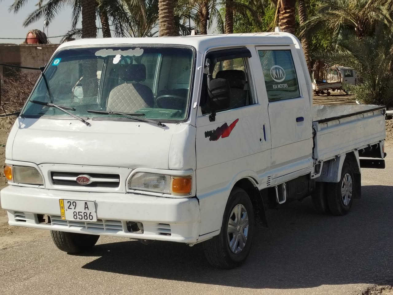 كيه بنكون موديل 95
رقم واسط انكليزي بسمي سنويه جديده
السيارة حلوه مال جناي محرك وكير وشاصي
وباور واكسن وكهربايات وتخم تاير مكفولات
مكان السيارة بابل منطقت الخميسيه
الاستفسار***********

