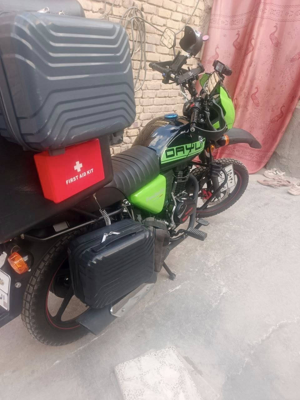 السلام عليكم ما شاء الله
دراجه للبيع : النوع دايوان جبلي 200 cc

المديل : 26 الجديد رقم اربيل مداور شرط

الدراجة حالة الوكالة ما مبدل اي شي 

عدسه زنون LID عالي ناصي 

داش كام رباعي تصوير ليلي نهاري أصلي

جنط عدد 4 اصلي عظم مو قماش 

صندوق رمز سري انتيكة أمزون رصاصي

طفاية حريق كيلو اصلية 

جنطة اسعافات أولية كلشي موجود بيها 

صندوق اسعافات جانبي احمر 

صندوق دلفري كامل معه تجوه 

ستاندات مبايل عدد 2 اصلي مانع إهتزاز 

سعر الدراجه : 2600 بيها مجال 

رقم التلفون : ***********
