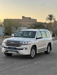 لاندكروز  موديل2017   07703355254  بريم اصلي  مكفوله من الصبغ ولفتح حت...