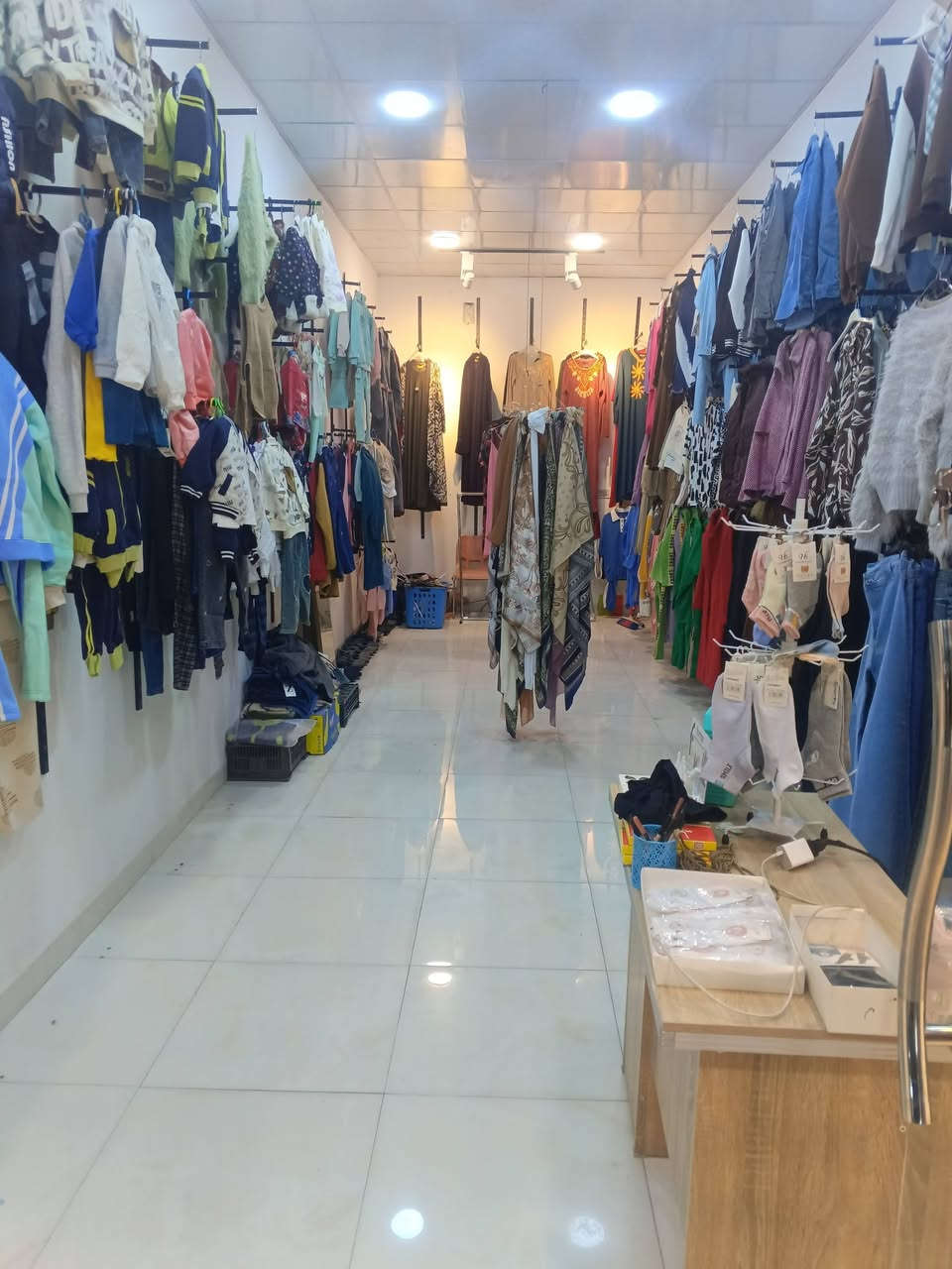 السلام عليكم محل البيع بحي السلام  مقابيل الفنجان الاستفسار الاتصال عليه الرقم الاتي ‏‏‪***********‬‏
