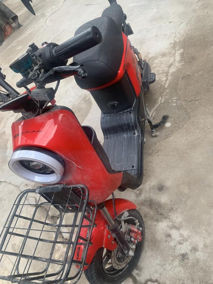 سلام عليكم دراجه شحن البيع ما ناقصها شي حلوه مرتبه بس دايرها الوره نازل الله شاهد مخلينها بل بيت ما نستعملها ما متعوبه   السعر375/رقمي/‭٠٧٧٣ ٢٢٧ ٠٧٨٥‬
