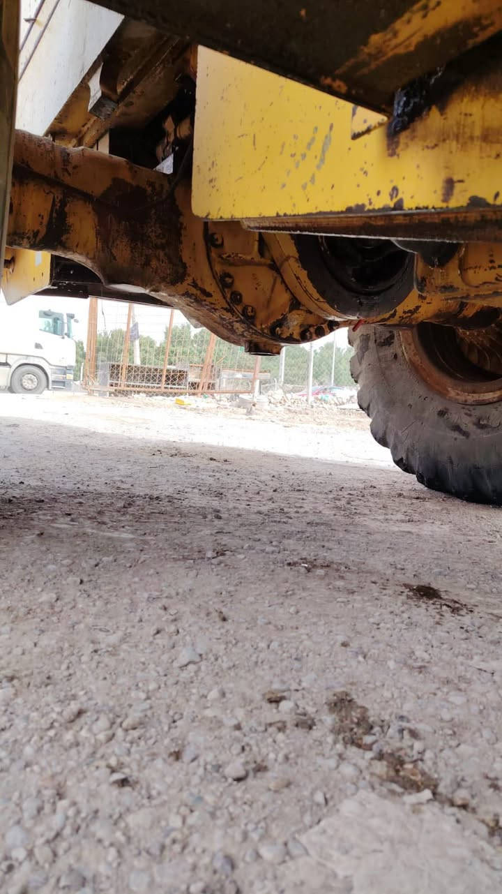 شفل حجم 85
موديل 99
سنويه بعدها جديده ماساقطه 
مكينه جاهزه للعمل بيها نواقص بسيطه استفسار اكثر اتصل هـ *********** مكانها نجف
