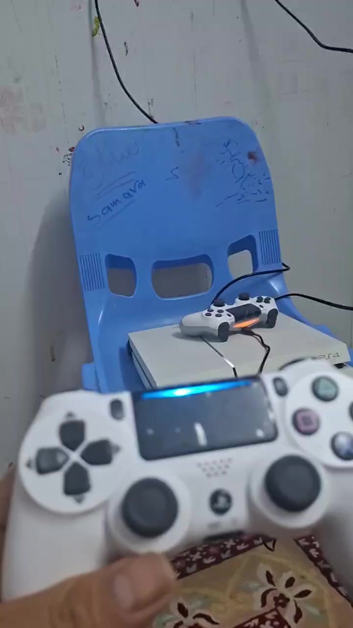 بلي فور مهكر ويا 8لعبات ويدتين مستعمل قليل
سعره 230بي مجال كلش قليل 
مكاني البصره الجبيله رقم هاتف 
***********
