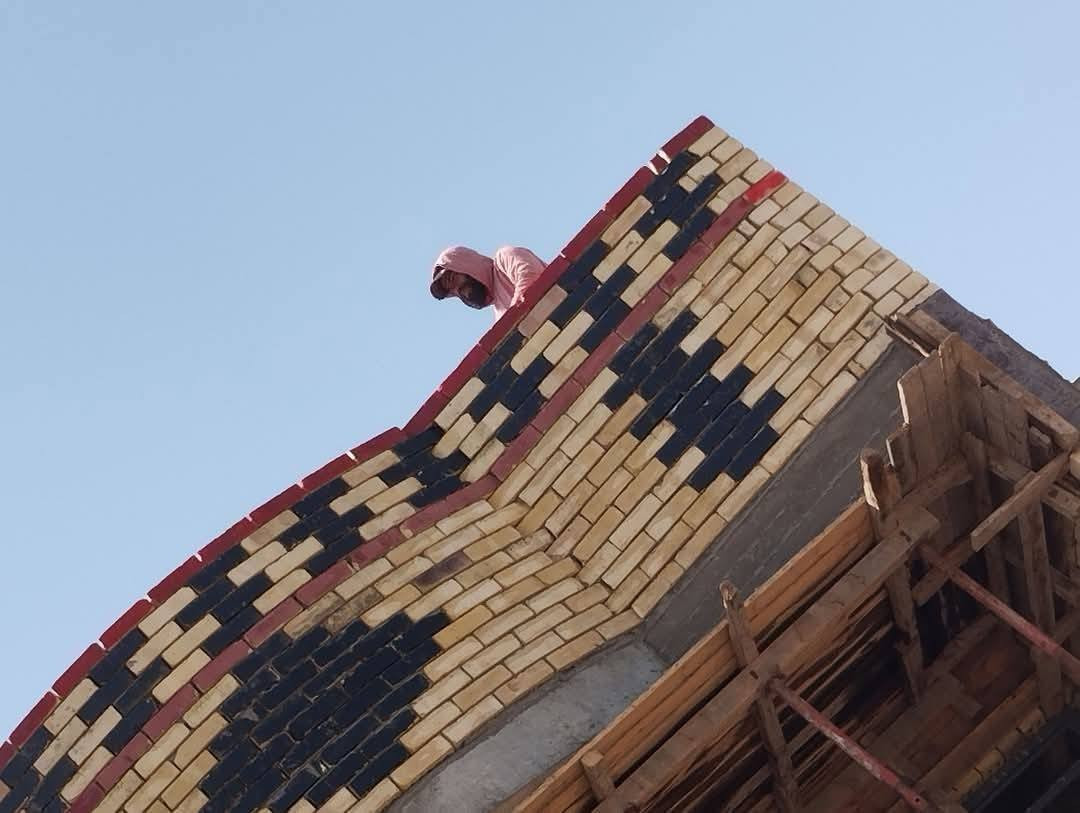 خلفه بناء اشتغل قطعي وعلى الدبل متفرغ حالين ***********
