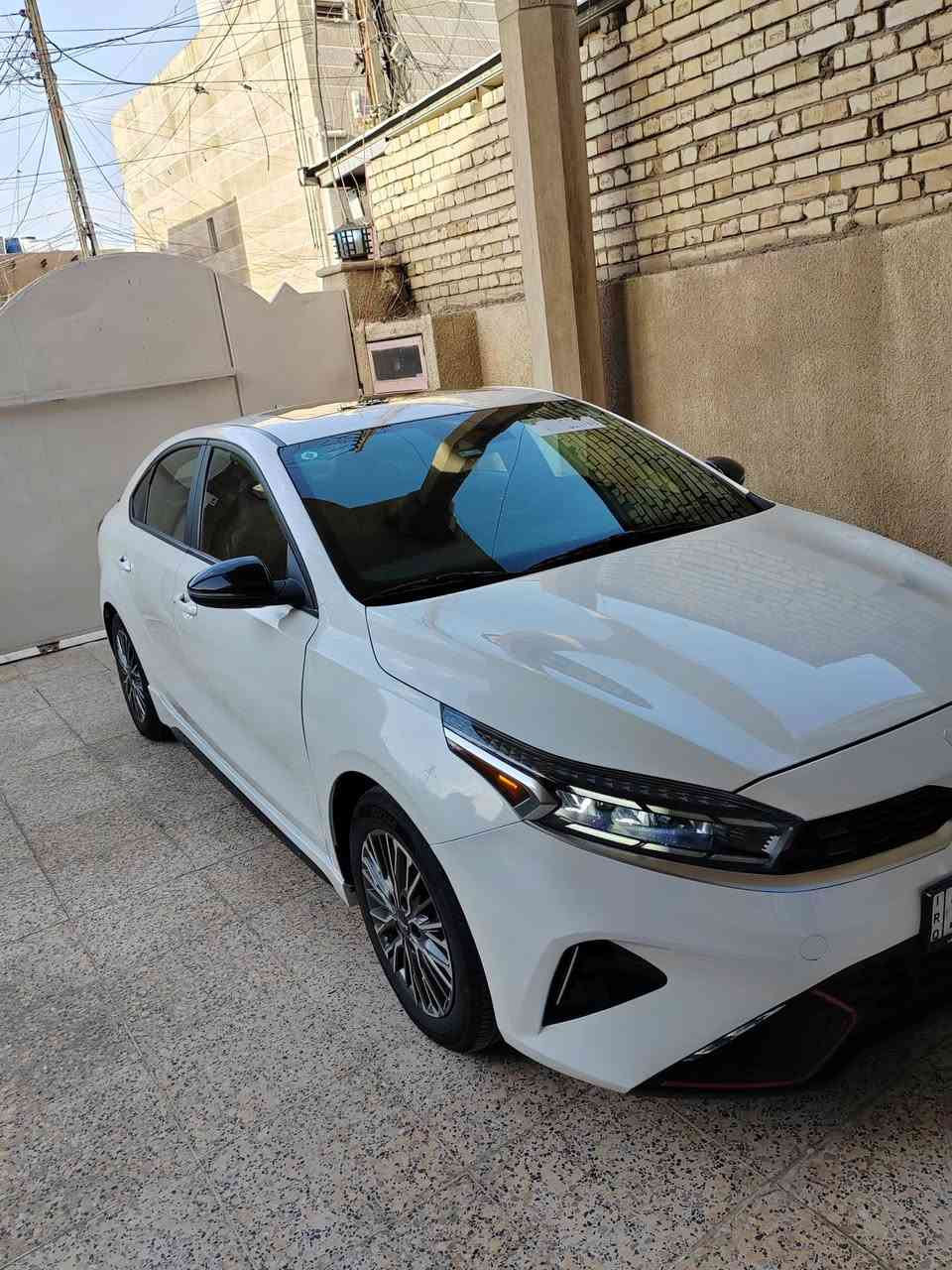 السلام عليكم للبيع  فورتي جيتي تيربو🩶
Kia Forte GT 2024 

موديل ٢٠٢٤

ماشيه 20 ميل تقريبًا جديدة جداََ
وبيه تخم ويل جيتي لاين حجم ١٦
وتخم تاير جديد 

كير Dct دبل كلج 7نمر 

مكينه 1.6 تيربو  201hp

رقم بغداد تحويل ثاني يوم  

حادثها تبديل جاملغ وبنيد ومصبوغات فقط  

والصور الحادث مرفقه

مواصفات GT معروفه فول1/1 اعلى واخر شي بل فورتي  

فتحة سقف (سلايد)

بصمه وتشغيل عن بعد 

شاحن وايرلس 

اشاير مري 

شفتات ستيرن 

رادار جانبي

رادار امامي 

رادار تحديد مسار 

اوتو هولد

ايقاف ذاتي 

مثبت سرعه 

مانع انزلاق 

تبريد قطعتين 

شاشة جبيره 9انج 

كشنات جلد  

اناره داخليه بل أبواب وبل دشبول علامه الGT الوان عديده

هاند بريك كهرباء

تدفئة وتبريد كشنات

 سستم صوت 🔉harman kardon

تبريد بيانو +مناخ منفصل

تشغيل عن بعد

كزوز صوت بلادي رياضي 

للاستفسار الاتصال على الرقم 

***********
