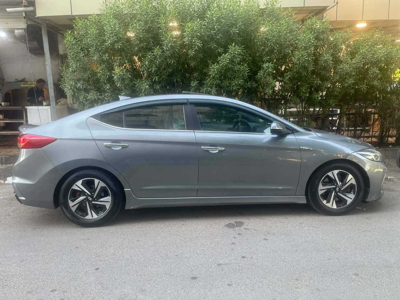 السلام عليكم النترا 2018 امريكي فول مواصفات  السياره جديده بغداد الكراده رايدها ب126$ وبيها مجال ***********
