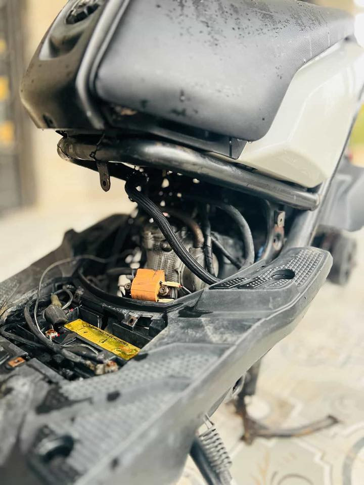 سكنز جبلي مكينه 58.5 بلادي حقيقي كفاله عامه كلشي بيها بلادي دراجه نضيفه وجاهزه من كلشي العنوان كربلاء طويريج سعر مليون و50 وبيها مجال للستفسار ‭0774 470 7156‬
