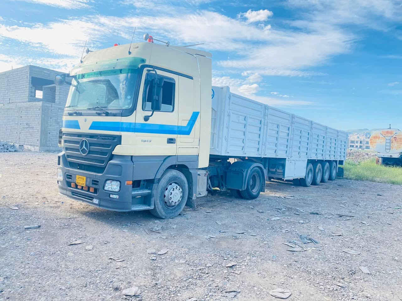 السلام عليكم اكتروز موديل 2005 حجم     1846  عربانه شاكر  العربانه محدثة 2025 شرط بدون كسر بدون فطر تخم تواير جديد السياره جوه الشغل يعني جاهزه من كل شي رقم سنويه جديد  للاستفسار اكثر *********** أو *********** عنوان السياره دهوك سيميل
