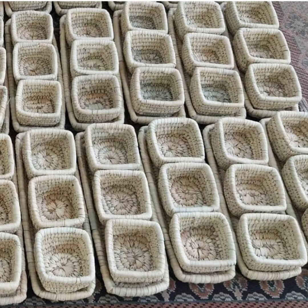 🌾 سلال ومشغولات تراثية يدوية الصنع 🌾
مجموعة جميلة من السلال والحافظات المصنوعة يدويًا من سعف النخيل الطبيعي، بتصاميم تراثية أنيقة وألوان مميزة تضفي لمسة عراقية أصيلة على المنزل. مناسبة لحفظ الأغراض الصغيرة، التقديم، الديكور، وتقديم الهدايا.

✨ صناعة يدوية متقنة
✨ خامات طبيعية صديقة للبيئة
✨ تصاميم وأحجام متنوعة
✨ مناسبة للديكور والاستخدام اليومي

📦 متوفرة بعدة أشكال وألوان
📩 للحجز والاستفسار يرجى التواصل على الخاص.

تراث أصيل... ولمسة جمال في كل بيت. 🌿💛


**إذا كنت صاحب هذا الإعلان وتريد حذفه لأي سبب، رجاءا أرسل رسالة إلى الدعم الفني**