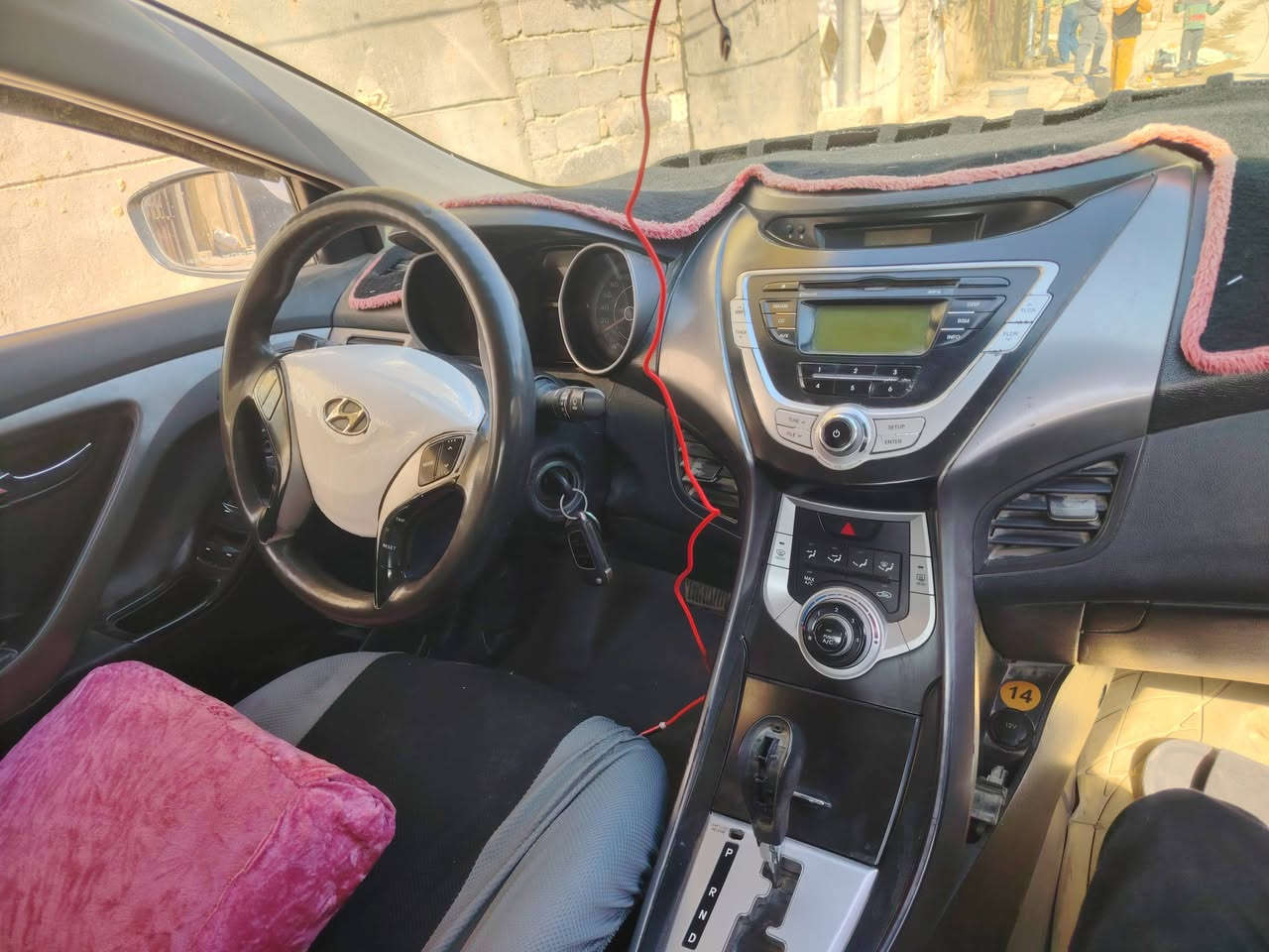 سلام عليكم النتره للبيع او للمراوس باحدث وانطي فرق ٢٠١٢ مكينه ١٦٠٠ gdموصفات السياره.
تحكم ستيرن
 اشاره بل مري
تبريد تدفئه شغال
راديو اواكس
اشاره سريعه
شادلها منضومه مال غاز
رقم انكليزي
حداديه جاهزه صالي سبوع من بدلتها
تايرات نضاف
كهربائيات شغاله 
ضربه السياره جاملغ امامي وبيها بارد بل باب الخلفيه الوره السدر شي قليل كلشش مصلح مكان السياره ديوانيه بسمي رقمها كربلاء مشروع وطني السعر ٨٦ وبيها مجال خاص ما متواجد ***********
