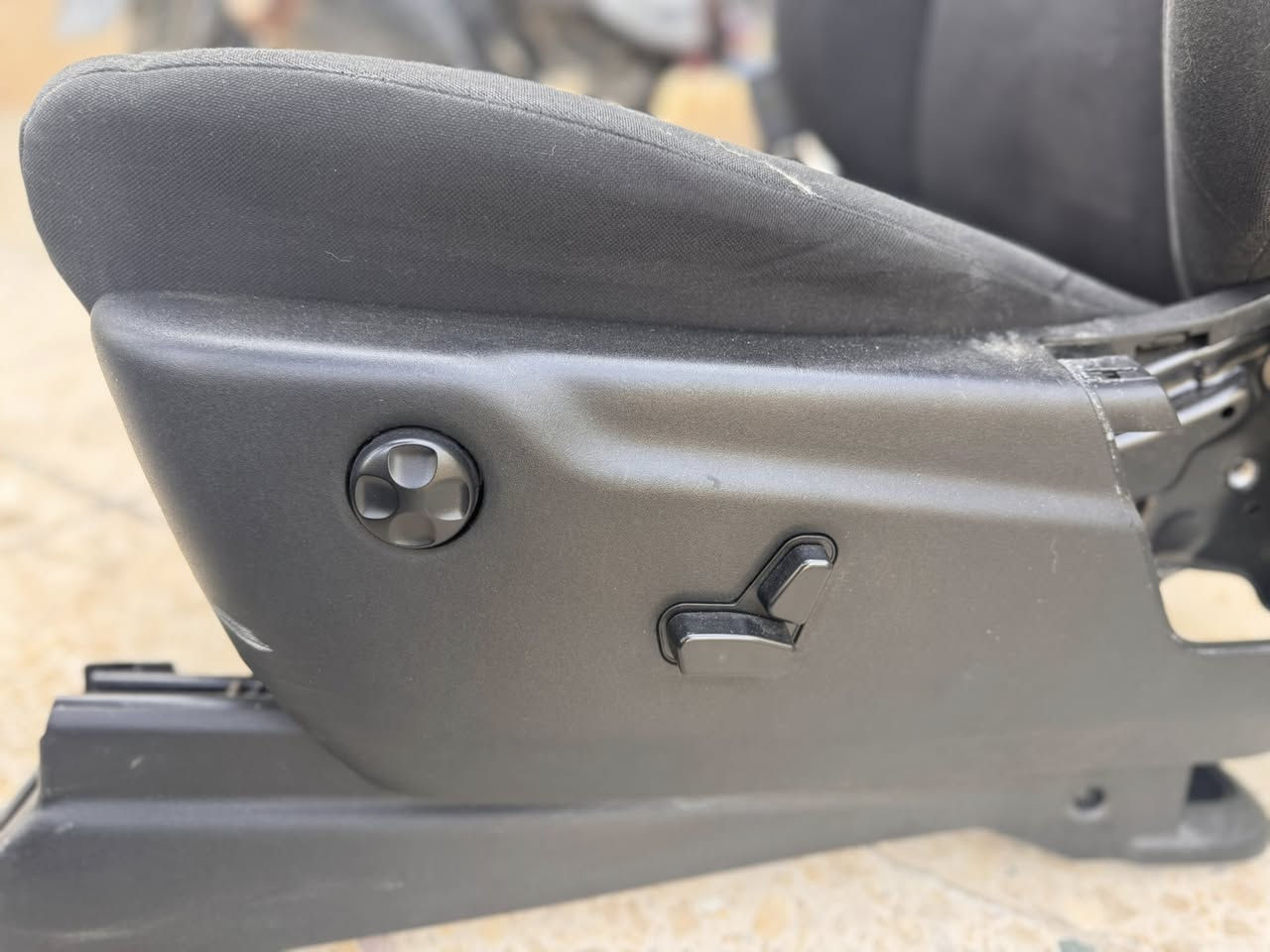 مقاعد إماميه دورنكو 2024 بعده بالحالة الوكاله سعره 175$ وبيه مجال بسيط مكاني بغداد
***********
