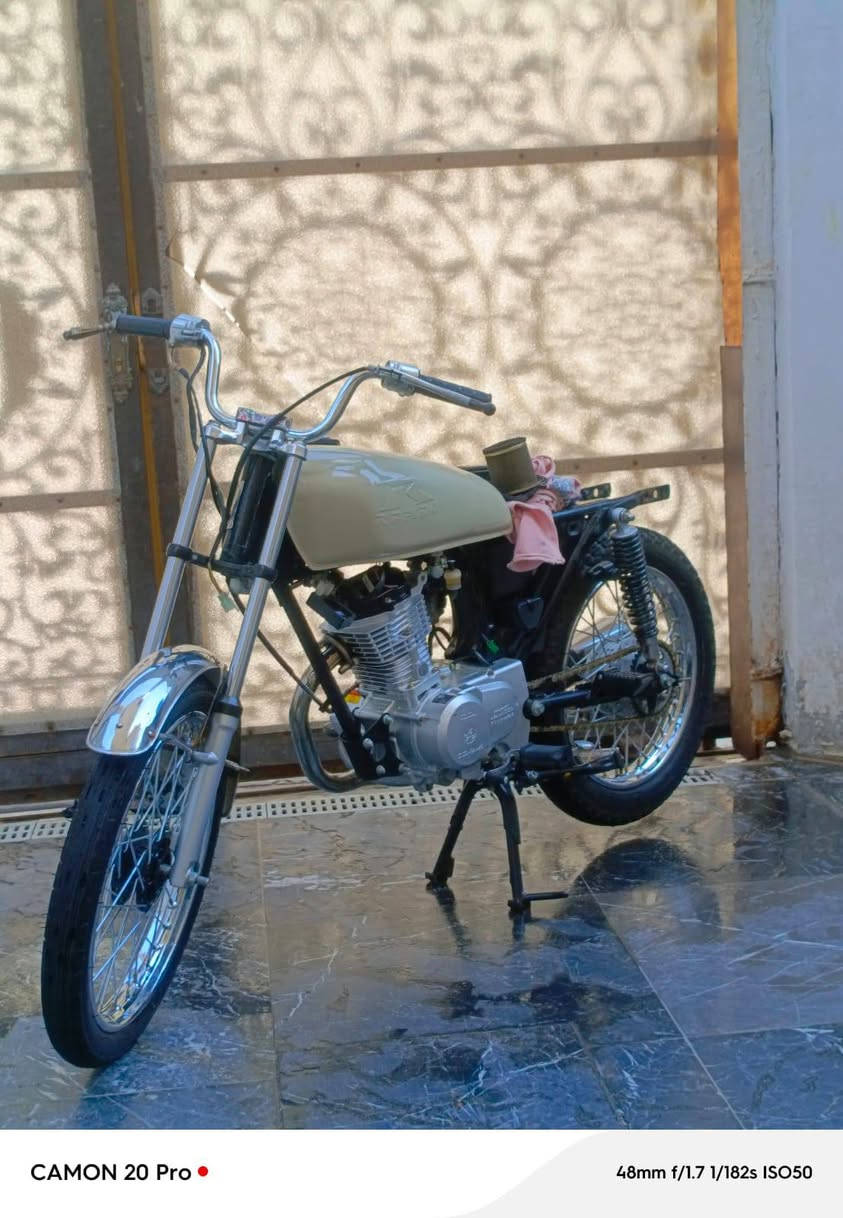 ايراني للبيع 
شاصي 20 رقم وسنويه باسمي تحويل ثاني يوم
تعمير جديد شلعه ومعدل 
تفاصيلها خاص
***********
