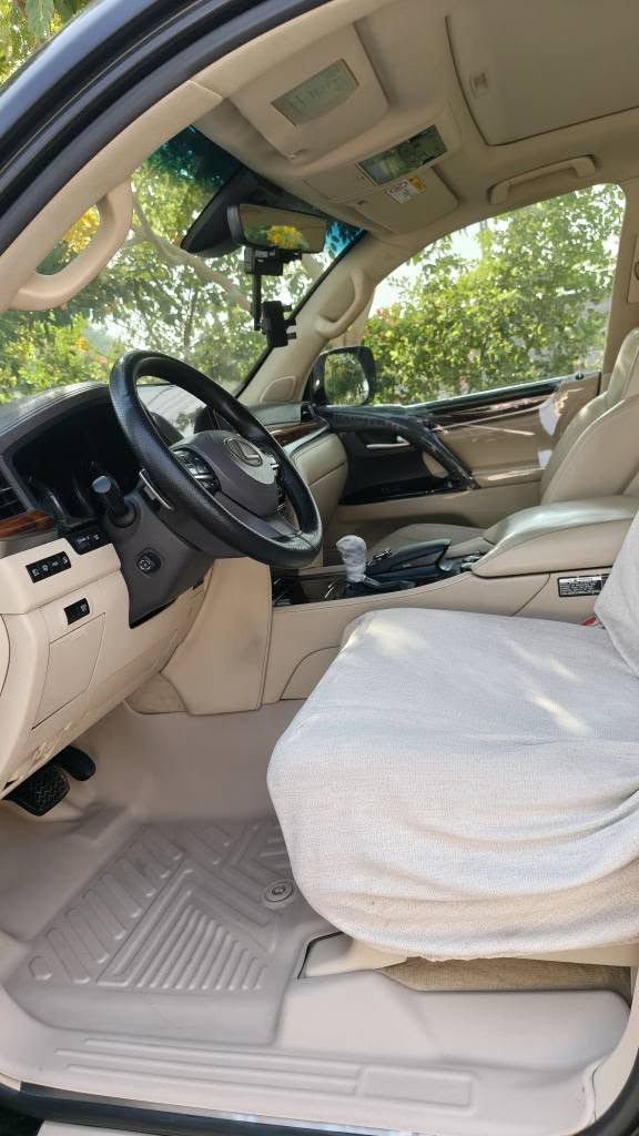 للبيع... 
لكزس 2017  super sport🚀
رقم اربيل (هزة+سنوية+رقم) جديد بأسمي
مكفووووله من الصبغ والتبديل
ماشيه ١٢٠ الف كم 
دواخل بيجي جداً نضيف
السعر ٦٥٠ ورقة مع المجال 
................. 
‏‪***********‬‏ علي الاسدي كربلاء, العراق
