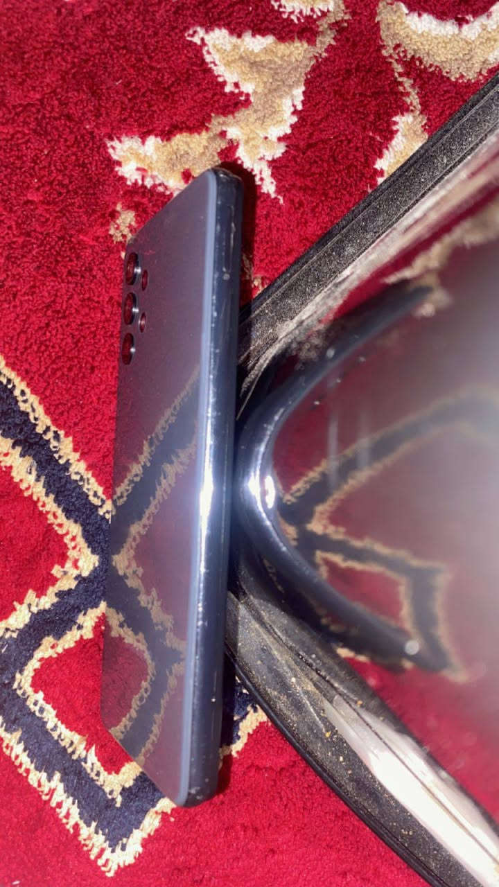 السلام عليكم جهاز للبيع اسمه A32
جهاز نضيف جداً سعرة 110 بي مجال بسيط


**إذا كنت صاحب هذا الإعلان وتريد حذفه لأي سبب، رجاءا أرسل رسالة إلى الدعم الفني**