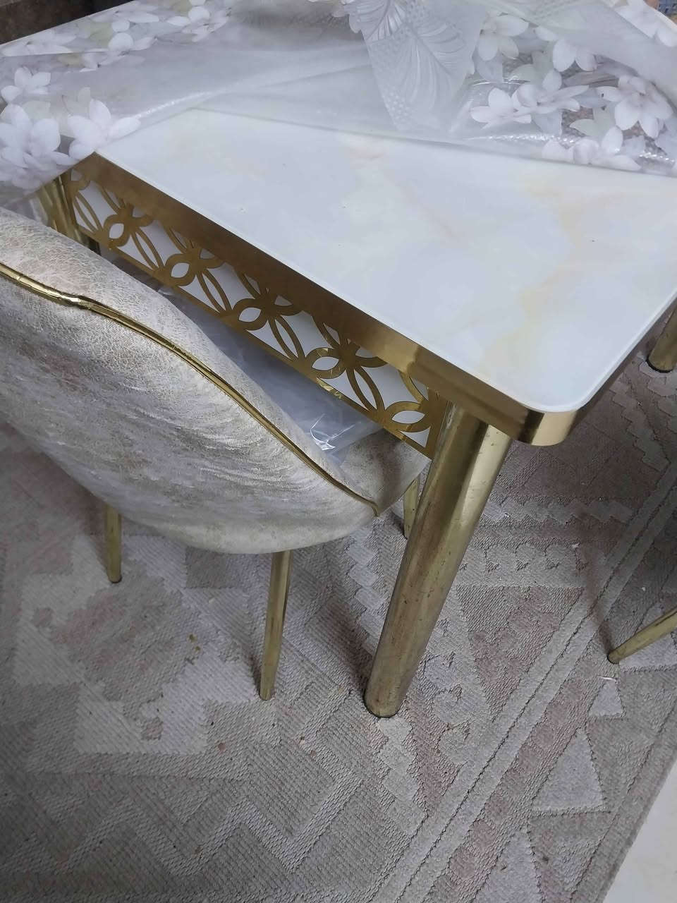 ميز يتكبر ويصغر و٣ مراسي نظيفه جدا للبيع ب ١٧٥ وبيه مجال بغداد, العراق


**إذا كنت صاحب هذا الإعلان وتريد حذفه لأي سبب، رجاءا أرسل رسالة إلى الدعم الفني**