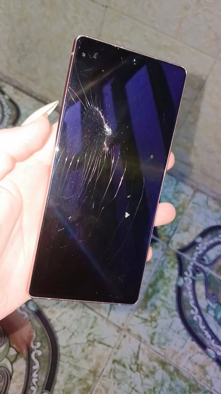 الشاشالسلام عليكم جهاز سامسونك نوت 20g5 امريكي فقط كسر ب الشاشه مثل ماموضح بلفيد والصور ..والشاشه ابد ممأثره  تشتغل مبيها اي شي ١٥٠ وبي مجال بسيط


**إذا كنت صاحب هذا الإعلان وتريد حذفه لأي سبب، رجاءا أرسل رسالة إلى الدعم الفني**