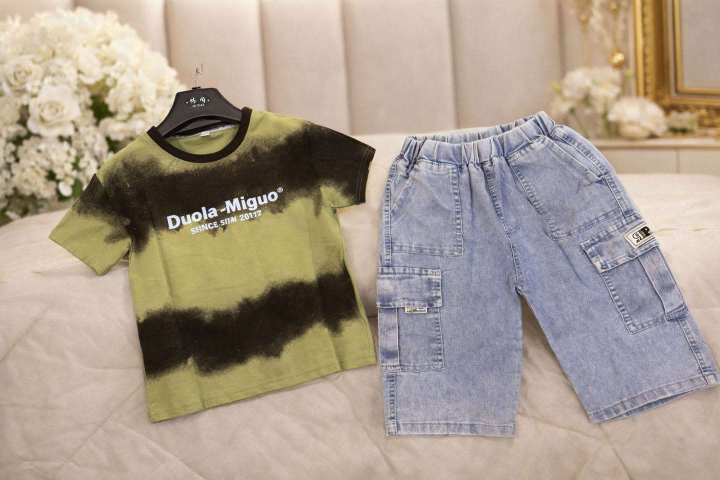 جمال موديل طقم  بنطرون وبدي يلبس من عمر 3سنه حد ل11 سنه توصيل جميع محافضات موجود 😍😍


**إذا كنت صاحب هذا الإعلان وتريد حذفه لأي سبب، رجاءا أرسل رسالة إلى الدعم الفني**