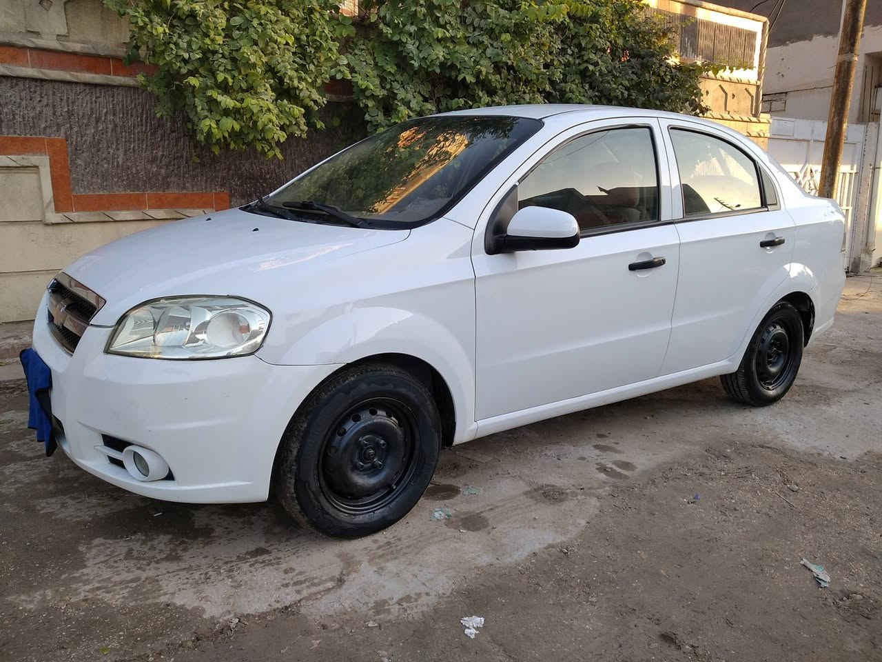 اللهم صل على محمد وآل محمد
افيو خليجي موديل 2011 رقم قادسيه ألماني كير اوتوماتيك جام كهرباء داخل قطعتين مكفوله من الصبغ والتبديل والضربه فقط صبغ دعاميه خلفيه وتكحيل بسيط بالباب مكينه وكير وحداديه وتبريد وكهربائيات كلها ممتازه 

السياره بالحله مركز المدينه 

السعر 83وبي مجال قليل 

م.***********
