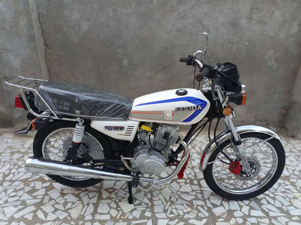 سلام عليكم دراجه اربعه كير مديل 22 اصوالي بسمي سعر 650وبيهه مجال رقمي ***********
