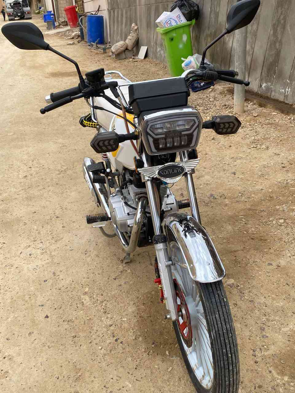 للبيع دراجة سونك مسجله معا لوحات انكليزي سنويه لل29
دراجة زنجيل محرك 150 موديل 24 شكل 25 نظيفة نفس ما تشوف كهربائيات كلها شغالة من التاير الأمامي للتاير الخلفي شركه بعده تجي تفحص وين ما تريد سعر1600بي مجال للطيبين اتصل *********** خاص لاتراسل شراي اتصل مو شراي لا تعبني
