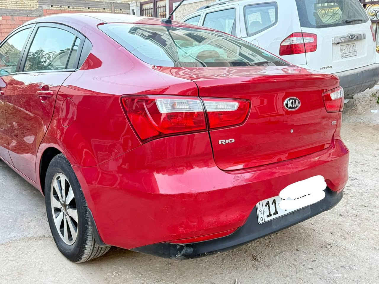 كيا ريو رقم بغداد انكليزي موديل 2017 ماشيه 50 الف محرك 1600 السعر 93 شاشه جام كهرباء ويل كب موبايل ***********
