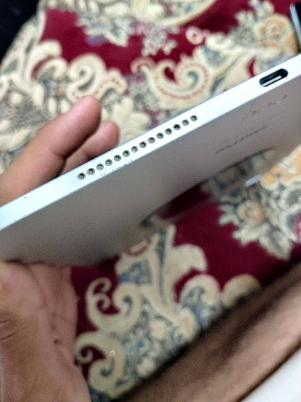 من رخصه الادمن
ايباد M4 
بطاريه٨٦
بي شاخطات بسيطه + ملحقات كامله
+حساب ببجي لفل٨٩ مجموعات ٧٢
ولباقي مثل مموضح بلفديو او مراوس ب١٥برو او١٦برو واتساب ***********
