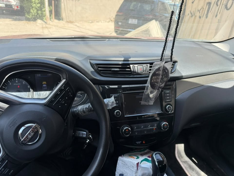للبيع او مراوس نيسان روج سبورت محرك ٢٠٠٠موديل ٢٠١٩ ماشيه ٨٠ الف السياره برغي مابيه نقص حادثه بصيط جدا 
رقم اربيل مكاني بغداد ***********
السعر ١٤٨ قفل
