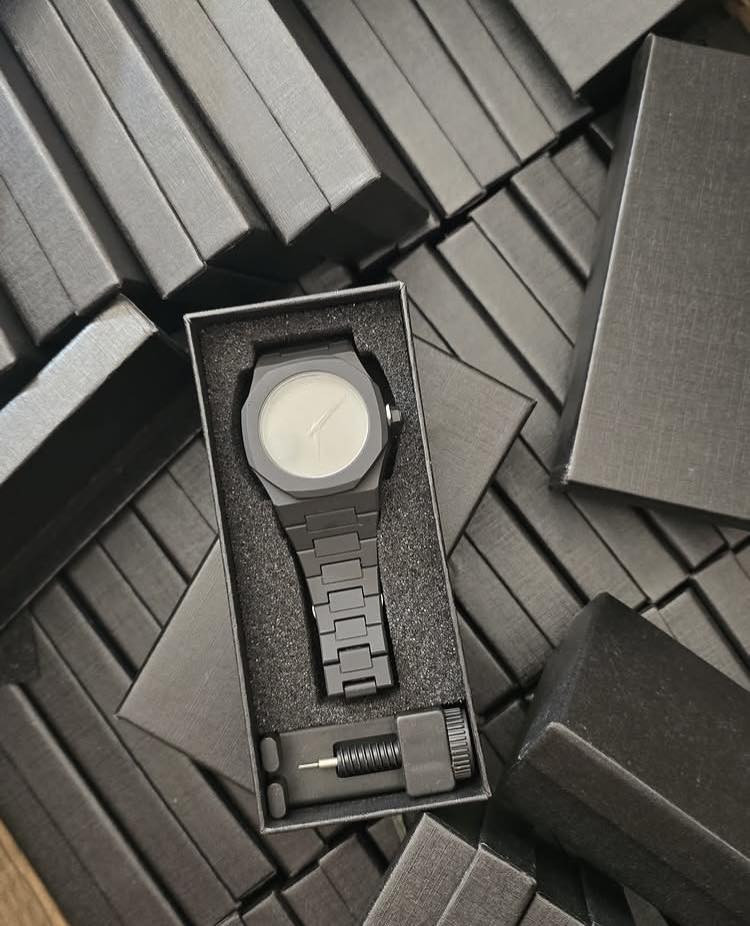 ساعه آخر قطعه للبيع  يجي وياها اله تصغير سعر قبل العرض 35 الف بعد العرض ب22 وتوصيل مجاني لكل مناطق ميسان للاستفسار اتصل ع رقم ***********
