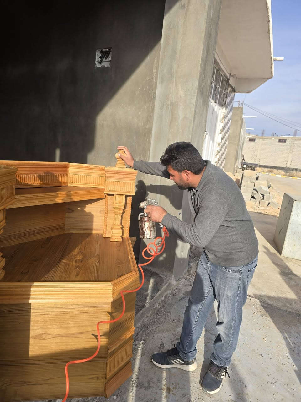 السلام عليكم متابعين صفحة معمل ومعرض الملكي اللقنفات ولدواوين 
يقدم لكم اسعار  تنافسيه
ملاحظه تفاصيل العمل خشب روسي انجين 
مقعد بلاويد اسود او ابيض حسب طلب الزبون 
عملنا لكافه الموديلات ودواوين 
 مع كل ديوان هديه طبله  كبيره و كوشات من المعمل 
ويوجد لدينا مندوب لاخذ القياسات 
العنوان/ القائم /الحولي /قرب معمل غاز القائم *********** /*********** ابواحمد@
