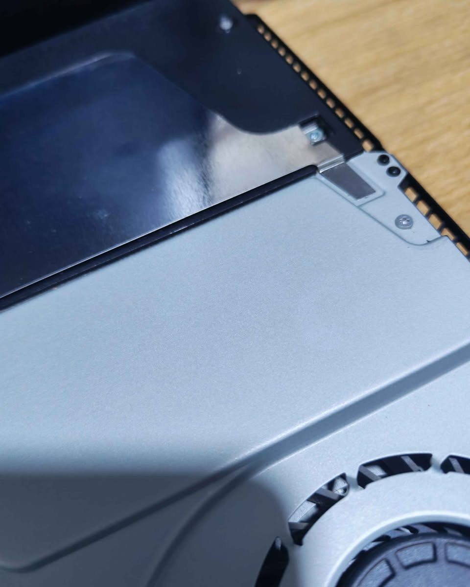 بلي فور سلم – ذاكرة 500
✨ نضيف كلش، أخو الجديد، لوك ستيكر
💯 الجهاز حلو وجديد مال جناي
✅ شرط الفحص
🧩 كارتون متوفر
🎮 جوستكات عدد 2 بعدهن جدد
💿 يجي وياه قرص واحد درايفر
⚽ ولعبة بيس 2026 مخزونه داخل الجهاز 
📍 المكان: البصرة – التنومة –
قرب فلكة أبو مهدي المهندس
📞 الشراي يتصل ويدلل: *********** البصرة, العراق
