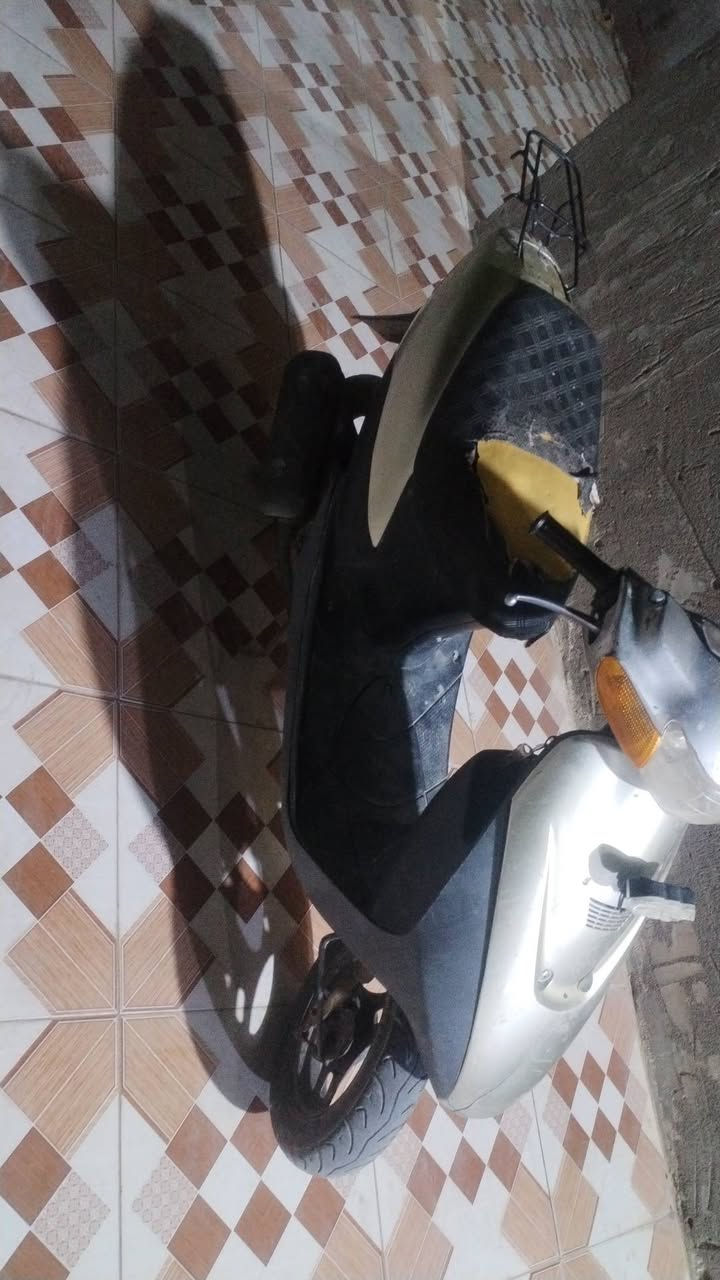 سلام عليكم ساسوكي جنطه دراجه نضيفه لعلم هسه صورته لاغسل ولاشي كلشي شغال كهربايات شغاله سلف هورن اشاير لايت زنون بك لايت كلشي شغال بس شلعه قويه مابيه محتاج واريد ابيعه يشهد دراجه صارله عدي 7تشهر ماوكفتني بشارع سعره 250 وبيه مجال العنوان ميسان حي الشرطه رقم مبايلي ***********
*********** معلومه دراجه اصوليه وكيله بحي العسكري
