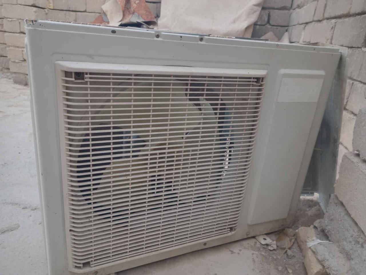 سبلت كرافت ماطوره محترك فقط 
السع 150 بي مجال 
العنوان بصره القرنه الثغر
*********** Singapore
