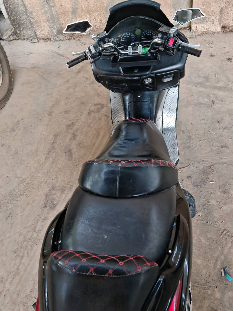 سلام عليكم فورزا صفر٨ للبيع جاهزه كلشي مابيهه مكفوله السعر ٥٠٠ وياها كفر ابيض كامل ***********
