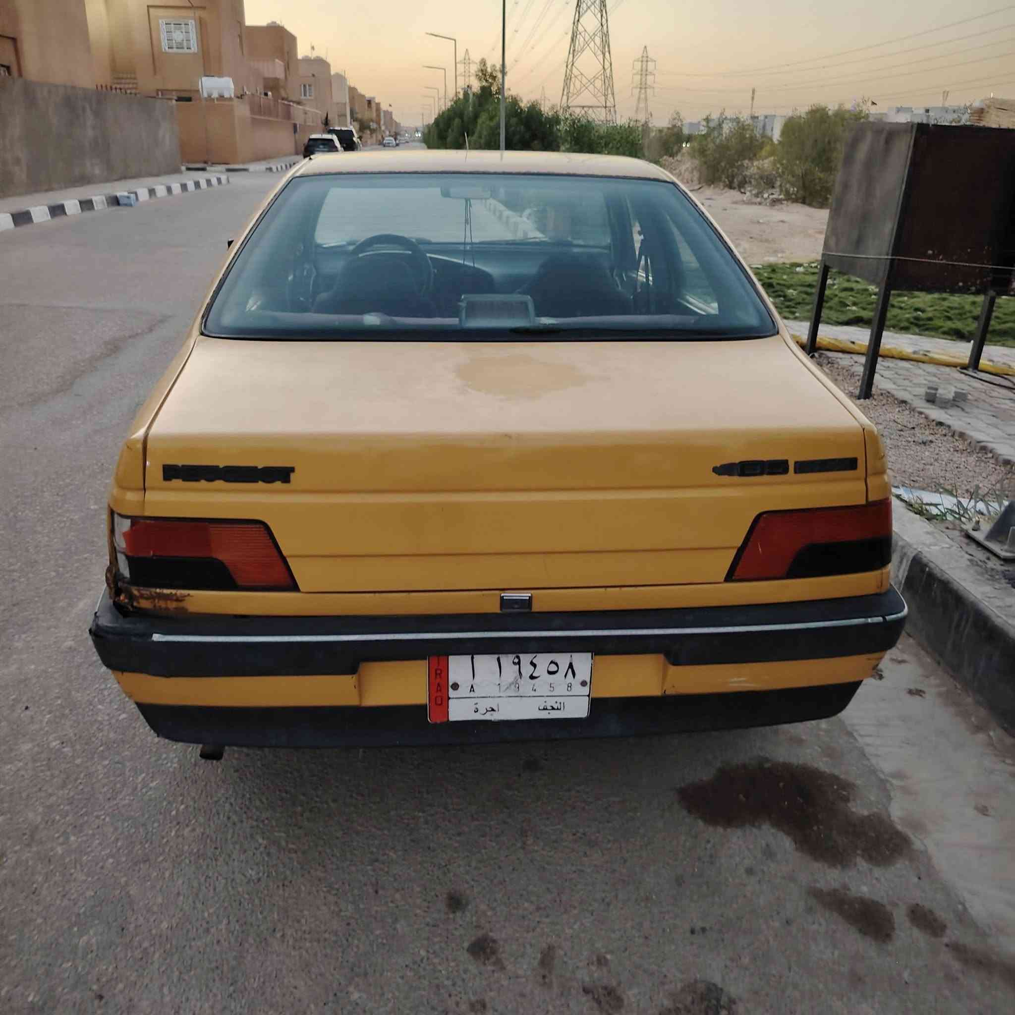 السلام عليكم بيجو 405 موديل 2012 بيه باب الصدر مبدله كير ومكينه كفاله تبريد ميشتغل السعر 22 وبيه مجال للاستفسار ***********
