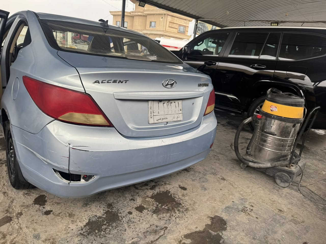 أكسنت موديل ٢٠١٣ ماشية ٢٩٠ الف مصبوغة صبغ عام مكينة مجفتة السيارة ماتتحول ابيعها ادوات وصار بيها حادث قبل يومين تضررت دعامية وحاظن والشبجة مال راديتر التبريد السيارة سعرها ٣٥ وبيها مجال قليل مكاني البصرة للاتصال ***********
