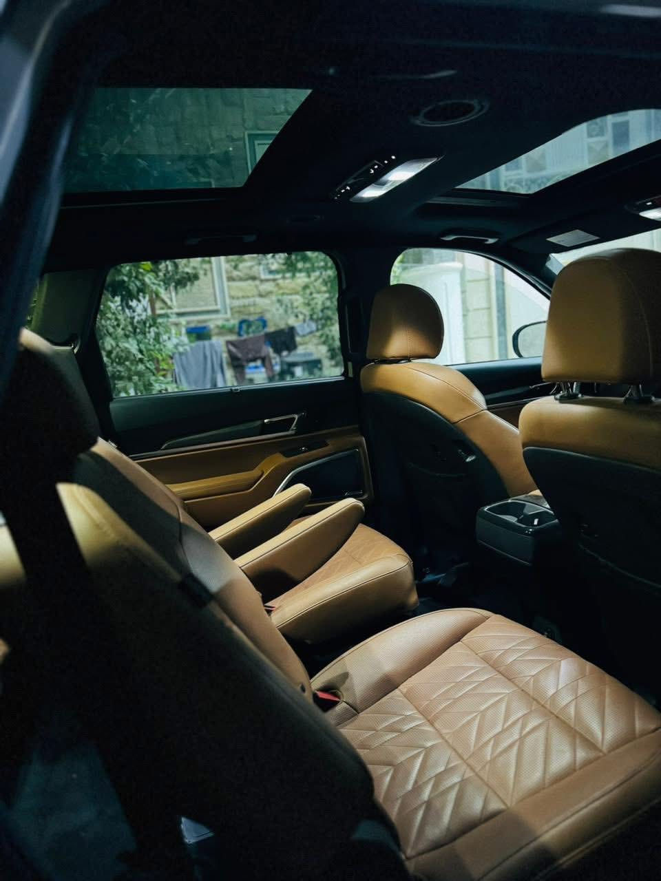 كيا تيلورايد 2023 SX XLIn

1-حجم المحرك 6 سلندر 3800. 

2-عداد المسافة 41 

3-بصمة ابواب وتشغيل عن بعد. 

4-زينون عالي ناصي آصل. 

5-فتحة سقف. عدد٢

6-رادر جانبي مانع اجتياز. 

7-فور ويل درايف 

السياره مختومه XLIN خلف الصندوق والكشنات 

8-تحديد مسار. 

9-كامرات محيطية. 

10-حساس حلفي. 

11-شاشة كبيرة مع كامل ايعزتها. 

12-تدفئة+تبريد الكراسي الامامية. وخلفيه

13-تحكم ستيرن جهيتن. 

14خزن ميموري متكامل 

15-حساس خلفي. 

16-سستم صوت متكامل. 

17-كنترول تبريد خلفي منفصل. 

18-كشن سياحي. Vip. 

19-رادر محيطيه 360 درجه 

20-الكراسي الامامية كهرباء. 

21- ٧ راكب ٣ قطع تبريد. 

22-اشاير مري قابلة للطيء. 

23-مقاعد جلد حار بارد

24- خمس كامرات

25-

*وباقي الموصفات المعروفة في فئة SX XLIn 

السياره فول  مواصفات  

الضررر: فقط بارد حافه البنيد بدون اي صبغ 

 والباقي كفاله

مكان السياره حله مركز مدينه 

309$

 وبیه مجال 

————————————————————————

للأستفسار اكثر واتساب ***********

ملاحظه شباب السياره حادثه ورقم شاصيها كدامك غراضها لاماميه نصها جايه ويها بس شد مشدوده ونص اشتريته منا 

شوفها ودكها وين ما تريد وتاكد منها وتصل سعرها بيه مجال السياره بدون رقم تترقم جميع المحافظات
