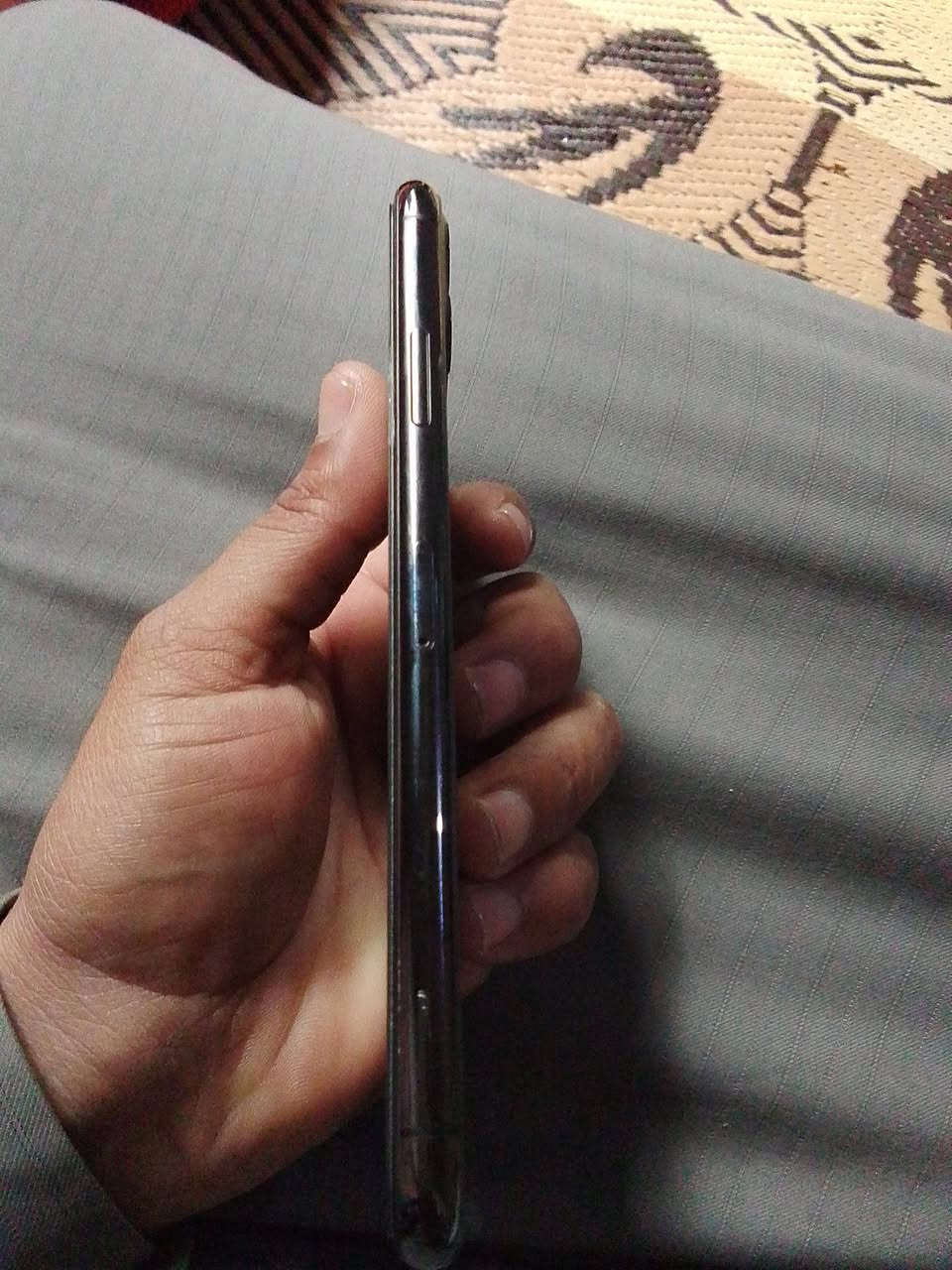 سلام عليكم للبيع ايفون 11برو ماكس ذاكرة 256 بطاريه 75 شاشه اصلي مبدل شرط معارض أو بيع ***********
