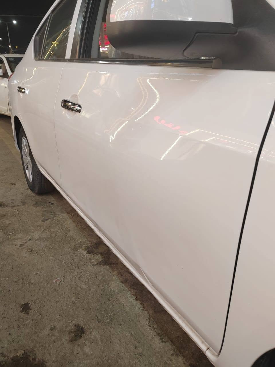 السلام عليكم
نيسان صني هندي ٢٠١٩
الجملغ الورا بيها بارد
بيها ملاحظات اشوية بخات بالابواب
سيارة جاهزة 
رقم اربيل الدولي 
شرط التحويل 
السعر ١٠٧ وبيها مجال
للتواصل ***********
***********
