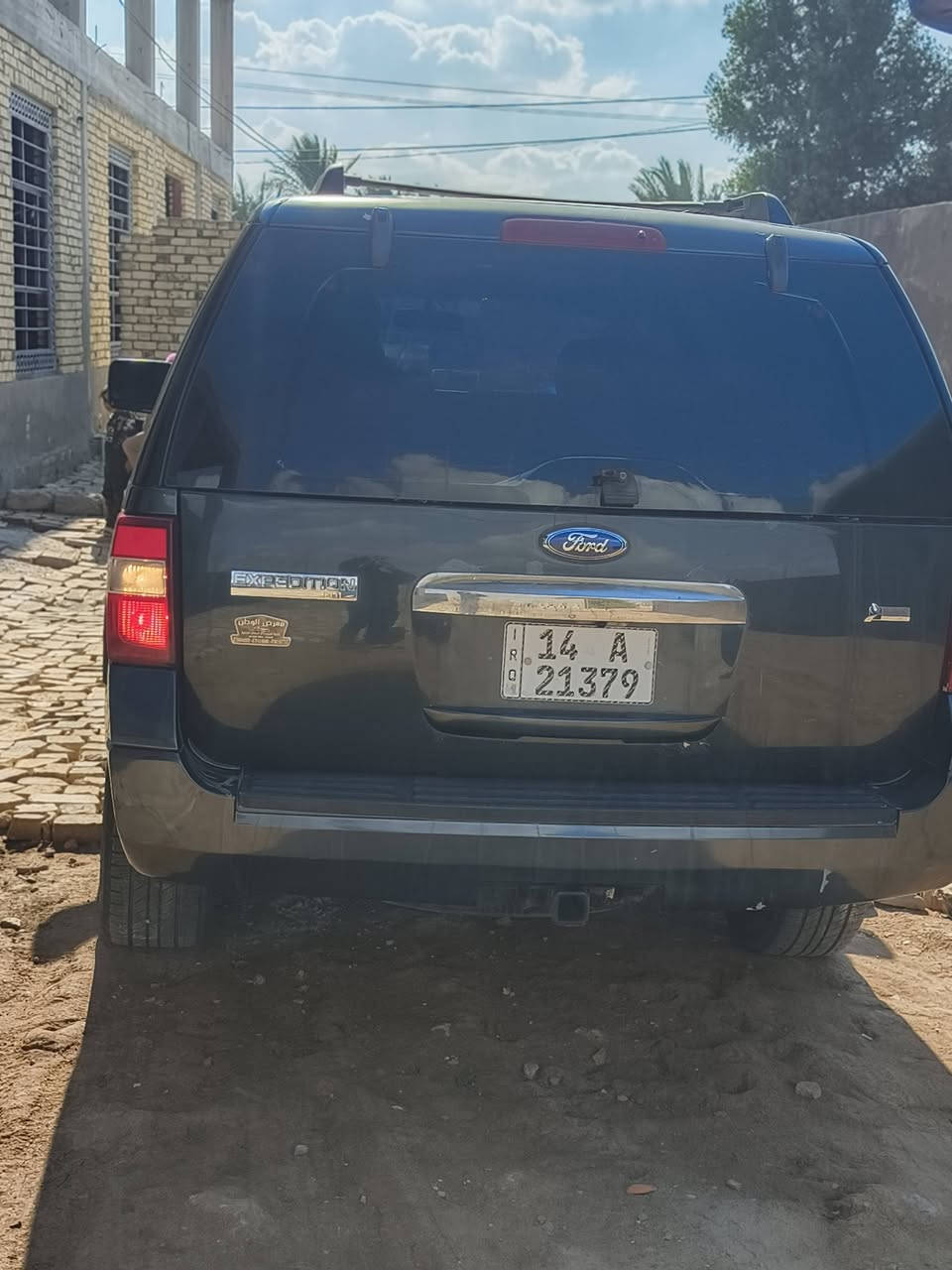 سلام عليكم فورت اكسبديشن
موديل 2009
سياره جديده ظرر البنيد تبديل
جاملاغات اماميه فقط صبغ بدون معجون بدون بارد
مكينه كير حداديه تخم تاير جدد 
سبعه راكب سنويه جديده بئسمي 
السعر 115وبيه مجال بدون مراوس فقط بيع
العنوان الديوانيه الستفسار اتصل***********
***********
نواقص السياره يده باب السائق الخارجيه
طوافت بانزين فقط لاغير بلعافيه علياخذهه
