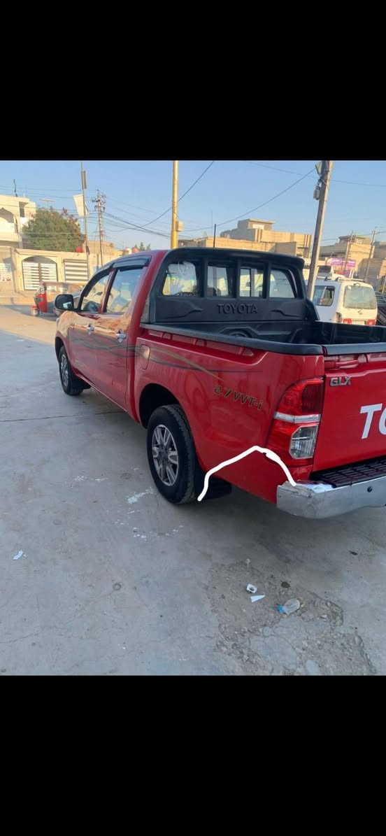 السلام عليكم سياره بيكم هايلوكس موديل 14 سعودي شاصي 12 نضيفه جدن بيها صبغات بدون فتح وتبديل رقم قادسيه مكان بغداد السعر 185 وبيها مجال شراي يتصل 
***********
