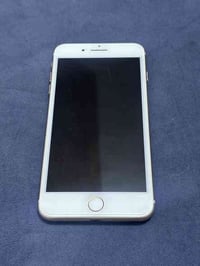 ايفون 8 بلص ذاكرة 128 بطاريته 75% ما مفتوح شرط الفحص سعره 130 الف وبي ...