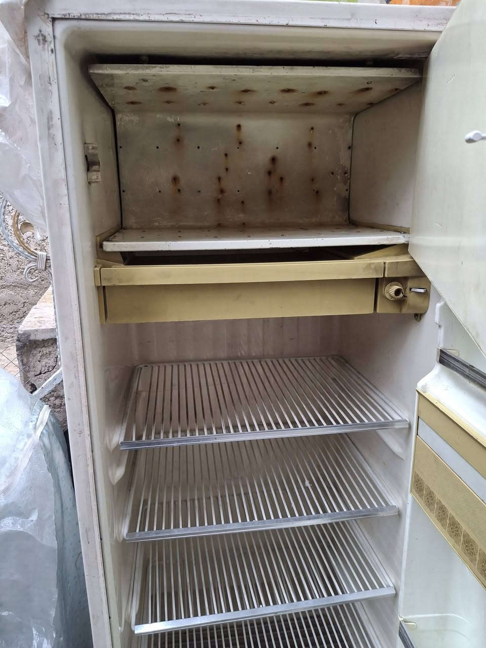 السلام عليكم
ثلاجة تركية ايرتشلك
مستعملة نص عمر شغالة ١٤ قدم
للبيع 
السعر ٦٠ الف
المكان بغداد _ الوزيرية_قرب ساحة عنتر


**إذا كنت صاحب هذا الإعلان وتريد حذفه لأي سبب، رجاءا أرسل رسالة إلى الدعم الفني**