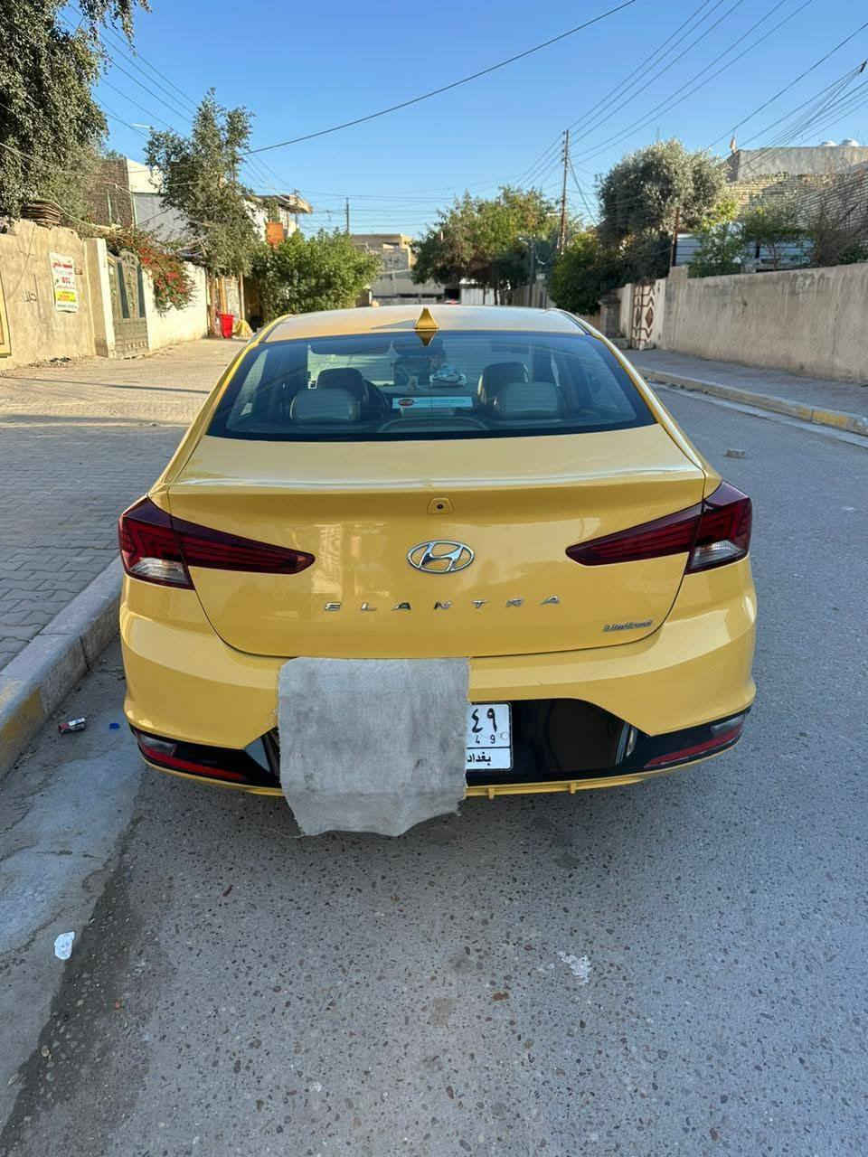 النترا 2020 فول مواصفات سياره جديده وظربه موضحة بل صوره ويروح يفحص سونار شرط والسياره اجدد من الصورة منظومة غاز بيه مقدمة 80 ورقه بل شهر 4 ورقات السعر الكلي 150 ورقه وهيه سعره نقد 140 يعني شي بصيط محمله رقم الهاتف *********** واتساب
