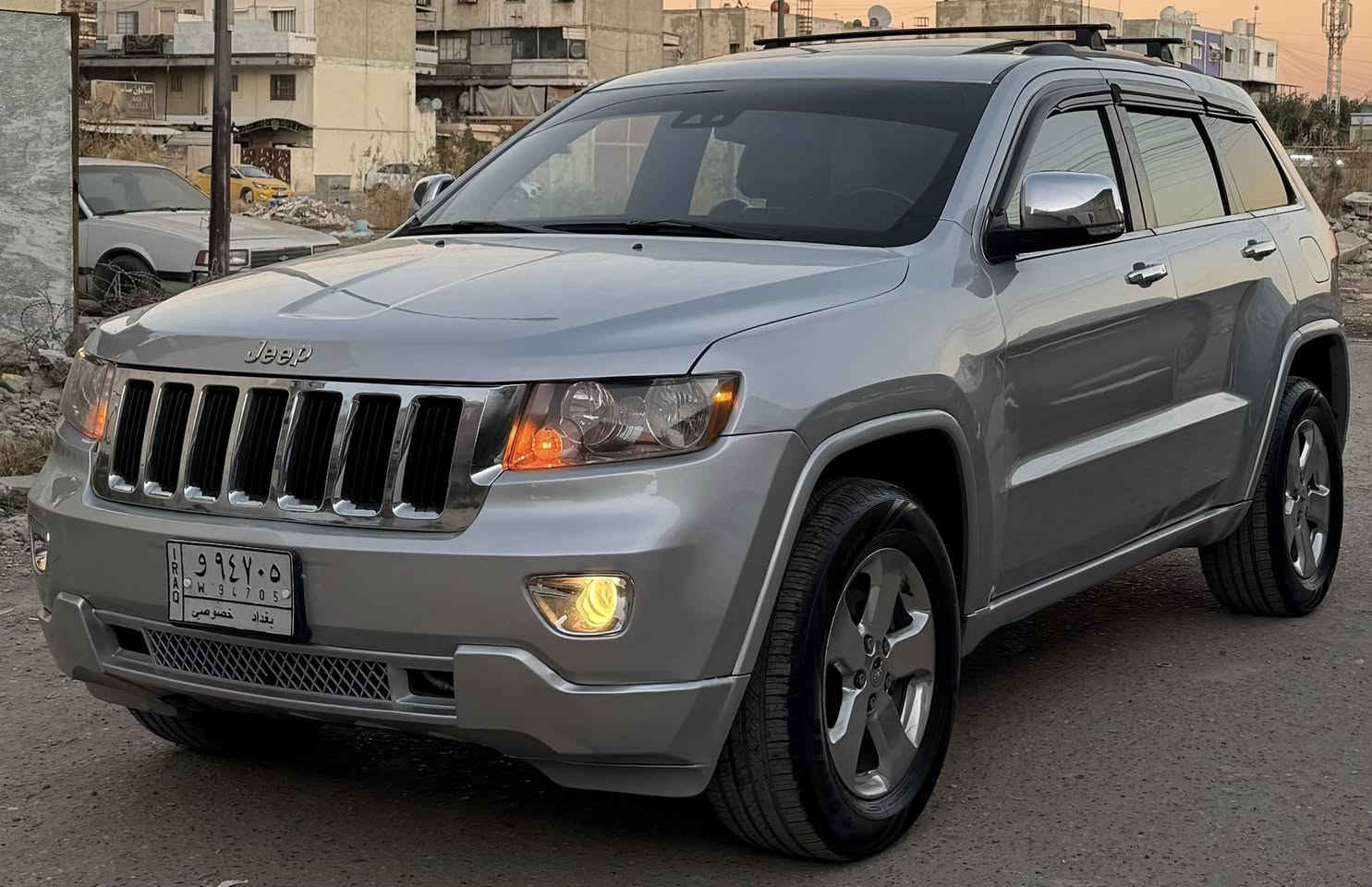 جيب لاريدو موديل 2013 
لمتدد فول مواصفات 
كير مكينه كفاله 
صبغ حزام بدون كل دواخل 
تخم تاير ويل كب كارتون 
السياره جاهزء من كل شي
السعر 143 وبيها مجاال بسيط 
للاتصال ***********
